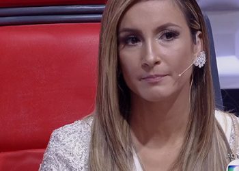Tiago Leifert chama Cláudia Leite de "falsa" ao vivo e gera um climão entre os dois durante final do programa The Voice Brasil | Foto: Reprodução