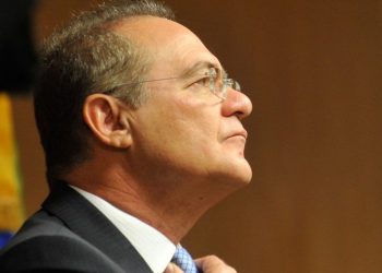 Em declaração à imprensa no meio da tarde, Renan disse que iria “atender a decisão da Mesa, porque ela observa o princípio da separação dos Poderes”