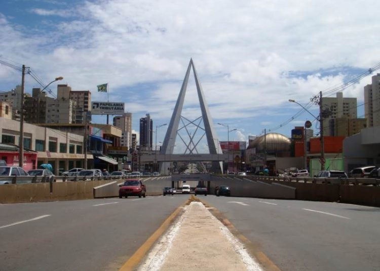 Polícia Militar evita tentativa de suicídio em Goiânia| Foto: Reprodução