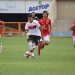 Foi na raça, na união, nos pés de Wanderson. O Atlético venceu o Vila Nova por 1 a 0 e segue firme na liderança do Grupo B do estadual
