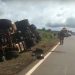 Acidente com carreta na BR-060 \ Motorista saiu ileso | Foto: reprodução PRF
