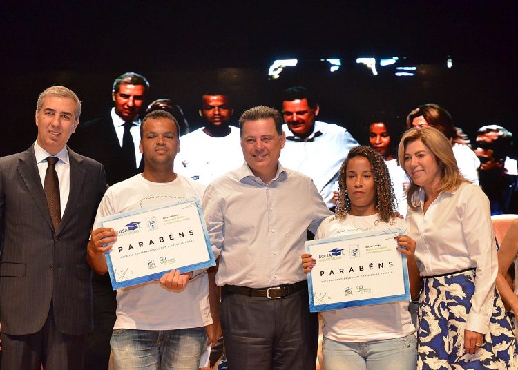 Bolsitas da OVG Elvis Cardoso Seabra e Lorena Rosa de Jesus | Foto: Eduardo Ferreira