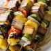 Espetinho vegetariano é opção para aqueles que seguem a tradição cristã | Foto: Reprodução