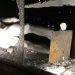 Estrago causado por uma das pedras arremessadas na vitrine | O clique é do amigo Elder Dias do Blog Verde 33