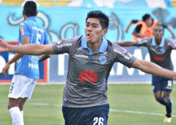 Lateral direito Erwin Saavedra tem 21 anos de idade | Foto: Reprodução