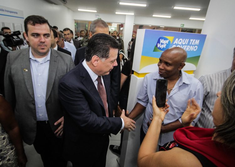 Governador Marconi Perillo visitando a nova unidade do Vapt Vupt em Aparecida | Foto: Divulgação