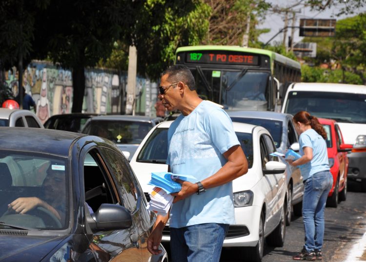 Também foi realizada uma blitz educativa no local | Foto: Divulgação / Detran-GO