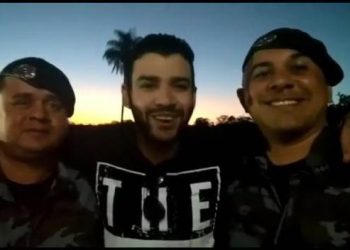 Gusttavo Lima apareceu em vídeo do batalhão comandante tenente coronel Hrillner Braga Ananias | Foto: Reprodução / Instagram