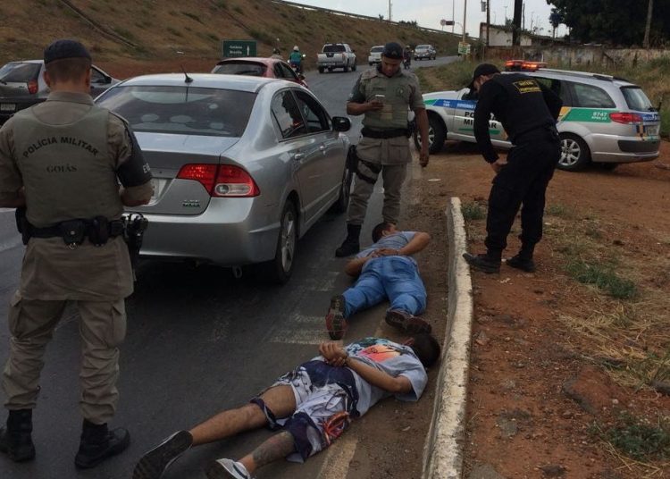 Dupla estava circulando nas redondezas do presídio | Foto: divulgação