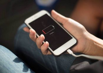 Por que você nunca deve carregar o celular em locais públicos | Foto: Reprodução