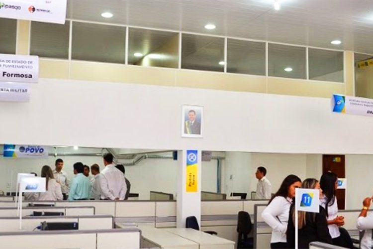 Fotos do governador Marconi Perillo podem ser encontradas em unidades de Vapt Vupt ao redor do Estado | Foto: Reprodução