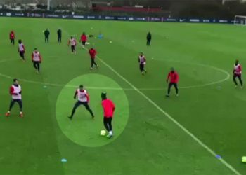 Vídeo mostra momento em que Neymar dá caneta humilhante em companheiro | Foto: Reprodução