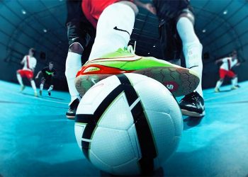 Decisão da Fifa gerou polêmica: entidade resolveu liberar a cobrança de laterais e escanteios com as mãos no futsal | Foto: Reprodução