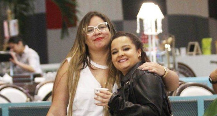 Marília Mendonça se fantasiou de Maraísa, amiga com quem viaja pelo país com a turnê “Festa das patroas” | Foto: Reprodução