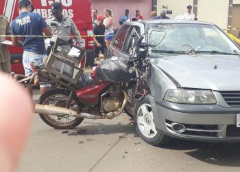 Acidente grave no Goiânia Viva deixa vítima inconsciente Colisão entre carro e moto no Goiânia Viva deixa vítima inconsciente Helicóptero dos Bombeiros resgata vítima de acidente no Goiânia Viva | Foto: Leitor/ WhatsApp