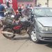 Acidente grave no Goiânia Viva deixa vítima inconsciente Colisão entre carro e moto no Goiânia Viva deixa vítima inconsciente Helicóptero dos Bombeiros resgata vítima de acidente no Goiânia Viva | Foto: Leitor/ WhatsApp