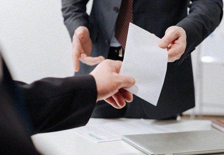 'Linda e cheirosa': gerente recebe justa causa após 'paquerar' menor | Foto: Reprodução