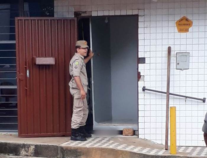 Presa no compartimento do elevador, mulher pediu socorro em Goianira | Foto: Leitor/ WhatsApp
