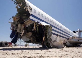 O assento mais seguro em um avião de acordo com análise de série de acidentes | Foto: Channel 4