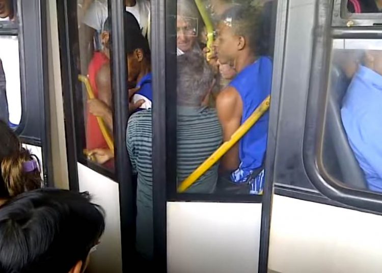 Estudantes da UFG reclamam de atrasos e superlotação da linha 263 | Foto: Reprodução/ Redes Sociais