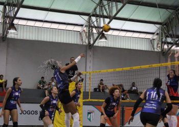 Equipes feminina e masculina superaram times já bem consolidados no cenário do vôlei goiano durante os Jogos Universitários de Goiás| Foto: Divulgação