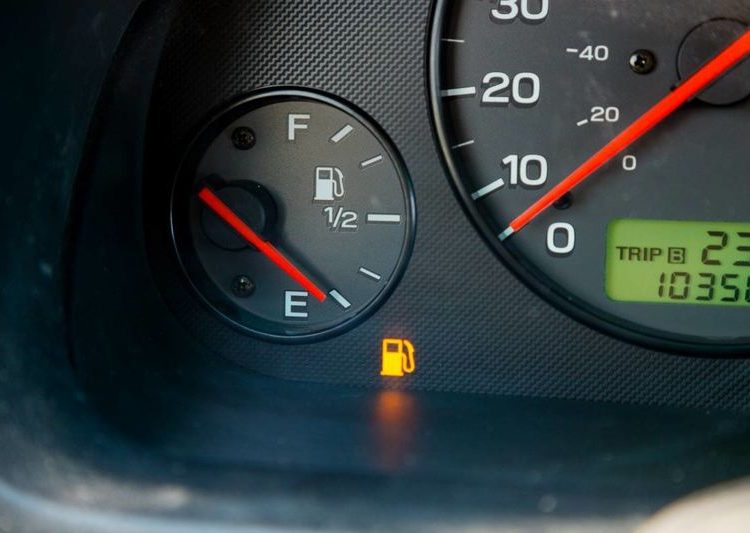 quantos km anda o carro na reserva