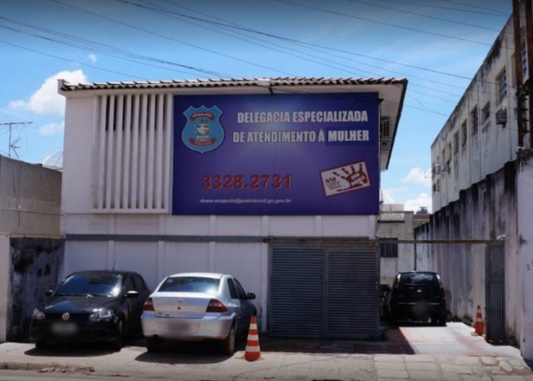 A jovem foi estuprada por um amigo de seu ex-marido após aceitar uma carona. Polícia Civil investiga o crime | Foto: Reprodução