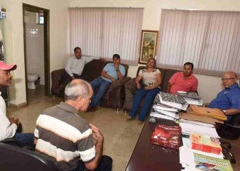 Professor Alcides em reunião com lideranças de São João da Paraúna (GO)