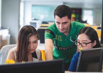 Vagas de estágio em Goiânia | Foto: Mimi Thian / Unsplash