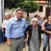 Marconi Perillo acompanhou a tia Comari Perillo, de 104 anos, até o local em que ela votou no último domingo, 7, em Palmeiras de Goiás | Foto: Divulgação