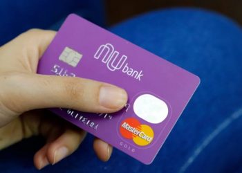 Grupo de quatro pessoas, um deles empregado do Detran - GO, fraudava documentos falsos com base em dados de CNHs de motoristas para obter cartões Nubank | Foto: Reprodução
