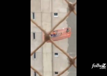 Momento em que o andaime girava pela ventania | Foto: reprodução