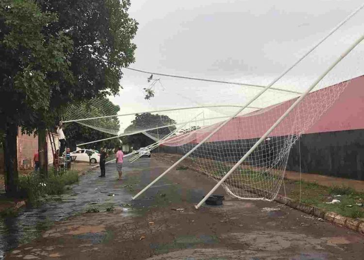 Alambrado do Centro de Treinamento do Atlético cai com as chuvas | Foto: divulgação