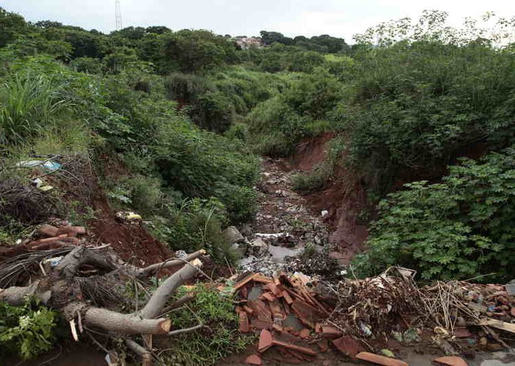 Antiga erosão no Jardim Mont Serrat tem obras liberadas pela prefeitura | Foto: Ênio Medeiros