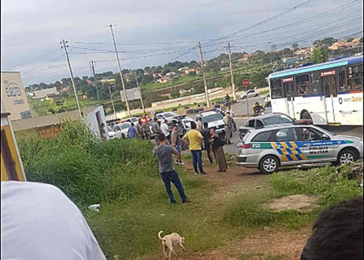 Após estuprar a vizinha, homem é detido por populares em Aparecida | Foto: Auly Henrique / Leitor Folha Z