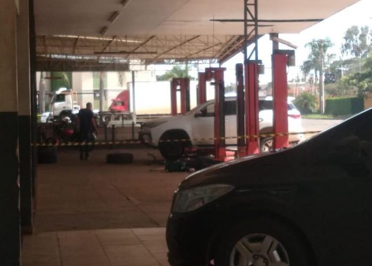 Loja de pneus no setor Parque Oeste Industrial onde rapaz foi morto | Foto: reprodução