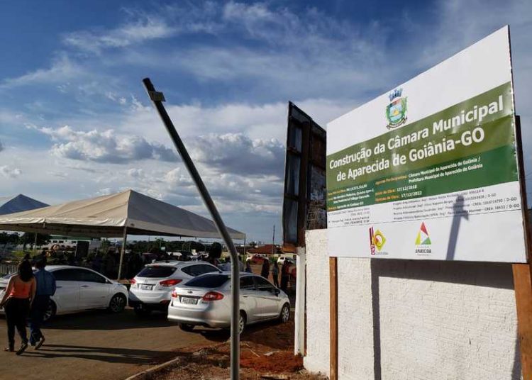 Vereadores suspeitam de irregularidade em contratos da nova sede da Câmara de Aparecida | Foto: Folha Z