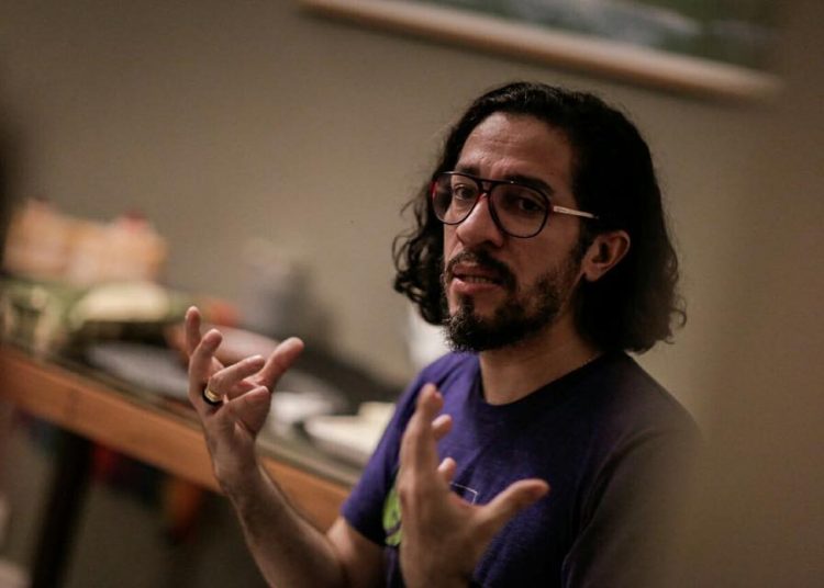 Deputado Jean Wyllys renuncia deixa o Brasil