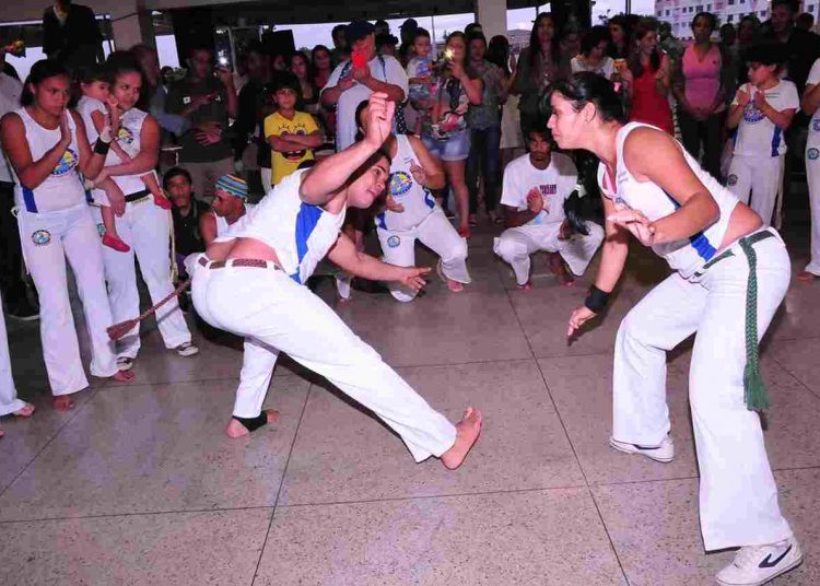 São mais de 25 atividades físicas, como capoeira, além de atividades culturais | Foto: Carlos Alexandre