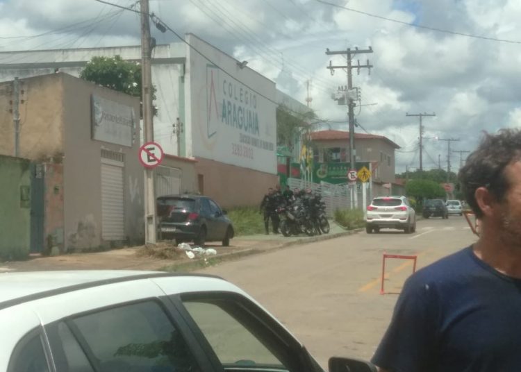 Criança baleada é socorrida em colégio no Setor Araguaia, em Aparecida | Foto: Leitor / Whatsapp