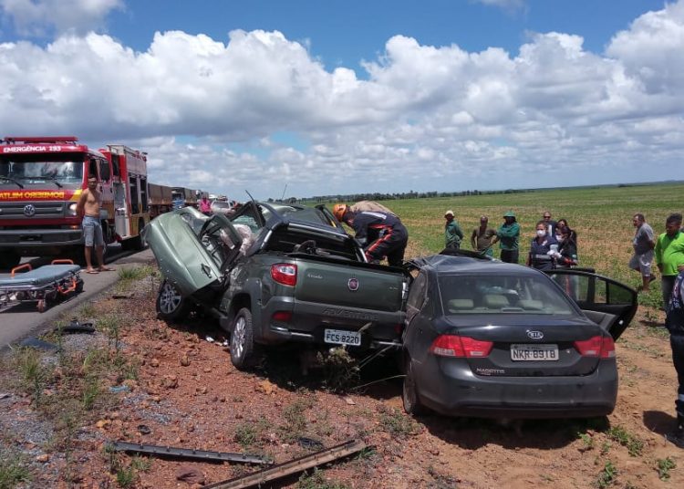 Os veículos envolvidos no acidente são de Brasília e São Paulo | Foto: divulgação