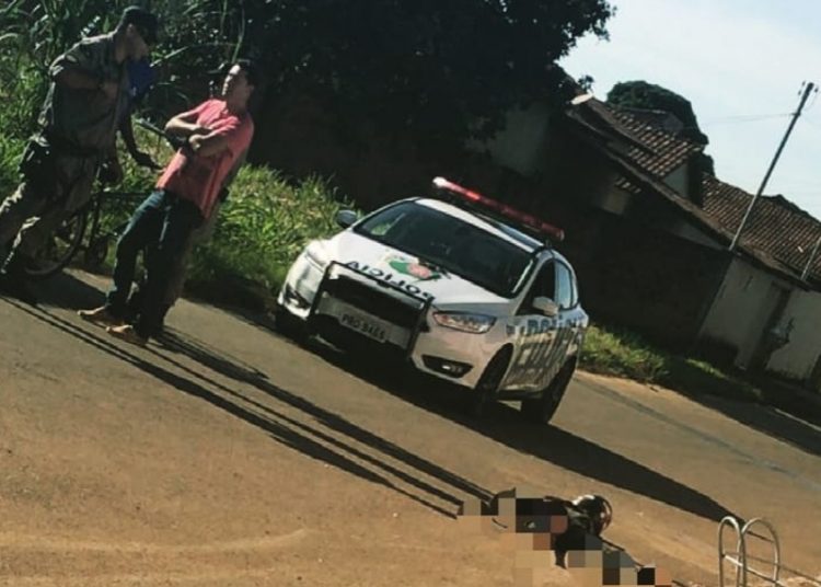 Suspeito foi baleado após trocar tiros com a PM na Rua das Graças, no Buriti Sereno | Foto: Via Bill Guerra