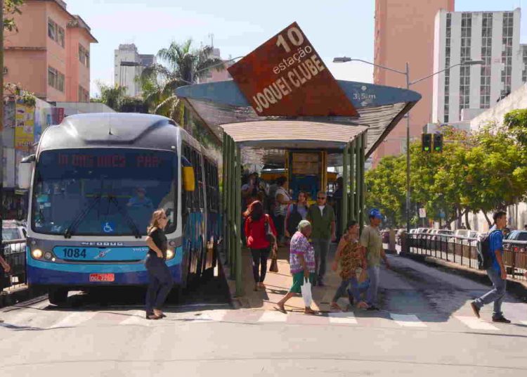 Mulher caiu em plataforma do Eixo Anhanguera na tarde desta terça-feira, 2 | Foto: Ilustrativa
