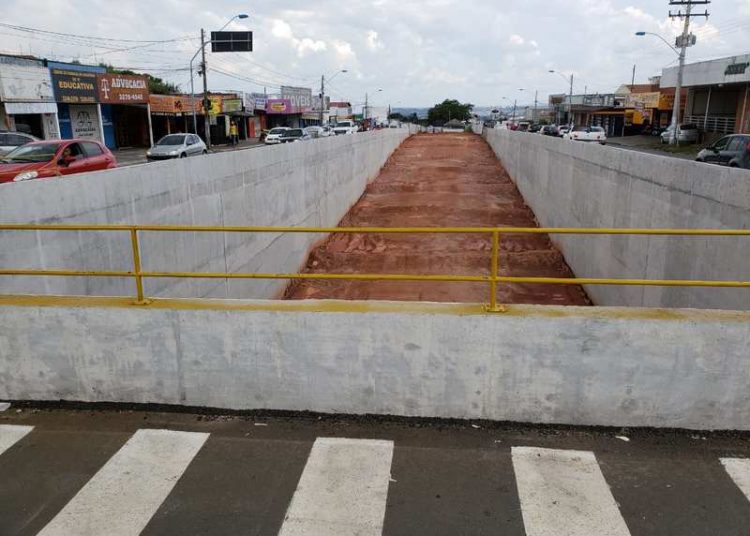 Prefeitura de Aparecida dá prazo para liberar trincheira da Av. São Paulo | Foto: Folha Z
