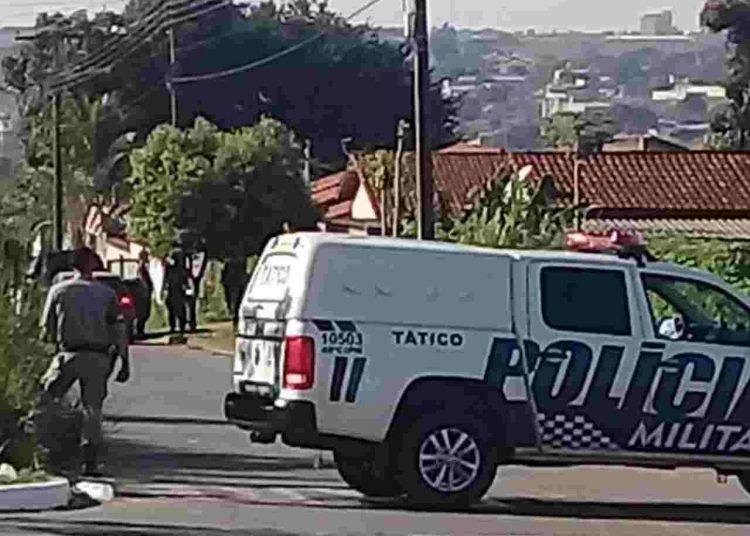 Confronto com a PM deixou 2 suspeitos mortos no Setor Morada dos Pássaros, em Aparecida de Goiânia | Foto: Leitor