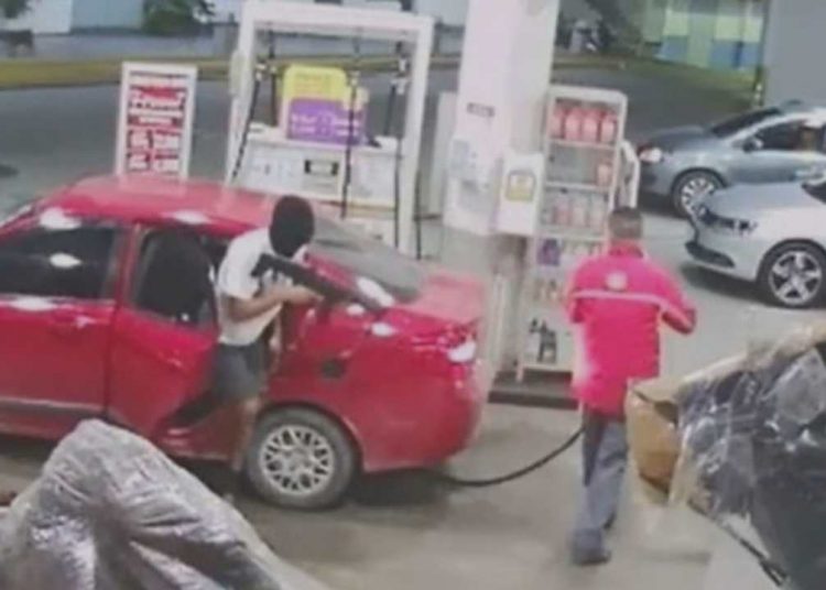 Sessão memória: Pareja roubou 11 postos de gasolina em 1 dia | Foto: Meramente Ilustrativa