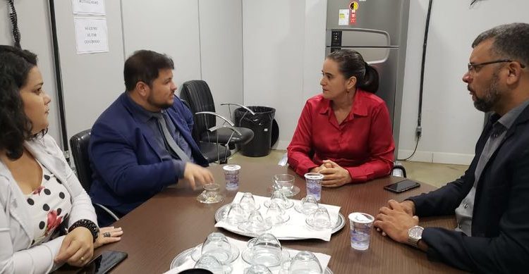 Em visita à Câmara, Katia Maria fala sobre planos do PT para Aparecida e em relação a Mendanha | Foto: Folha Z