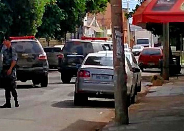 Choque troca tiros com criminosos no Setor Centro Oeste | Foto: Leitor / Folha Z