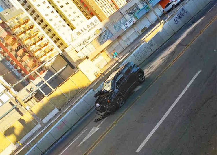 colisão frontal na avenida 85