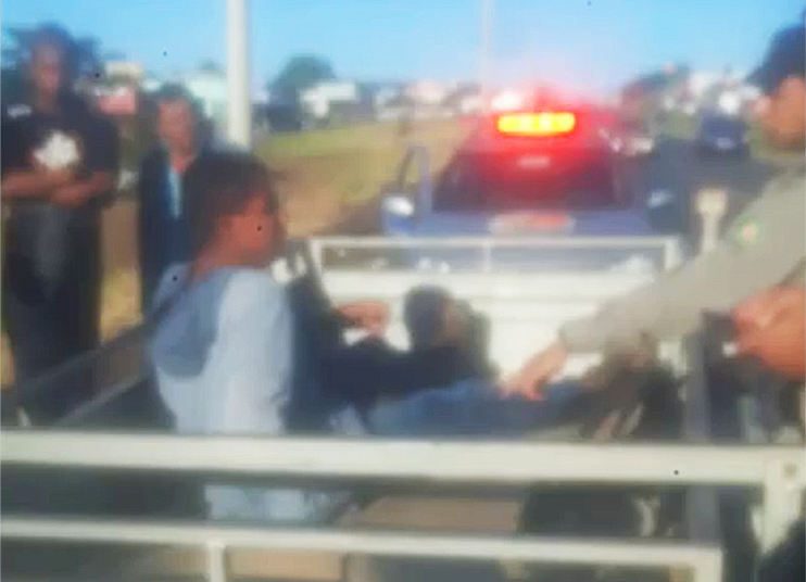 Jovem de 19 anos foi atropelado após tentativa de assalto dentro de ônibus no Garavelo, em Aparecida de Goiânia